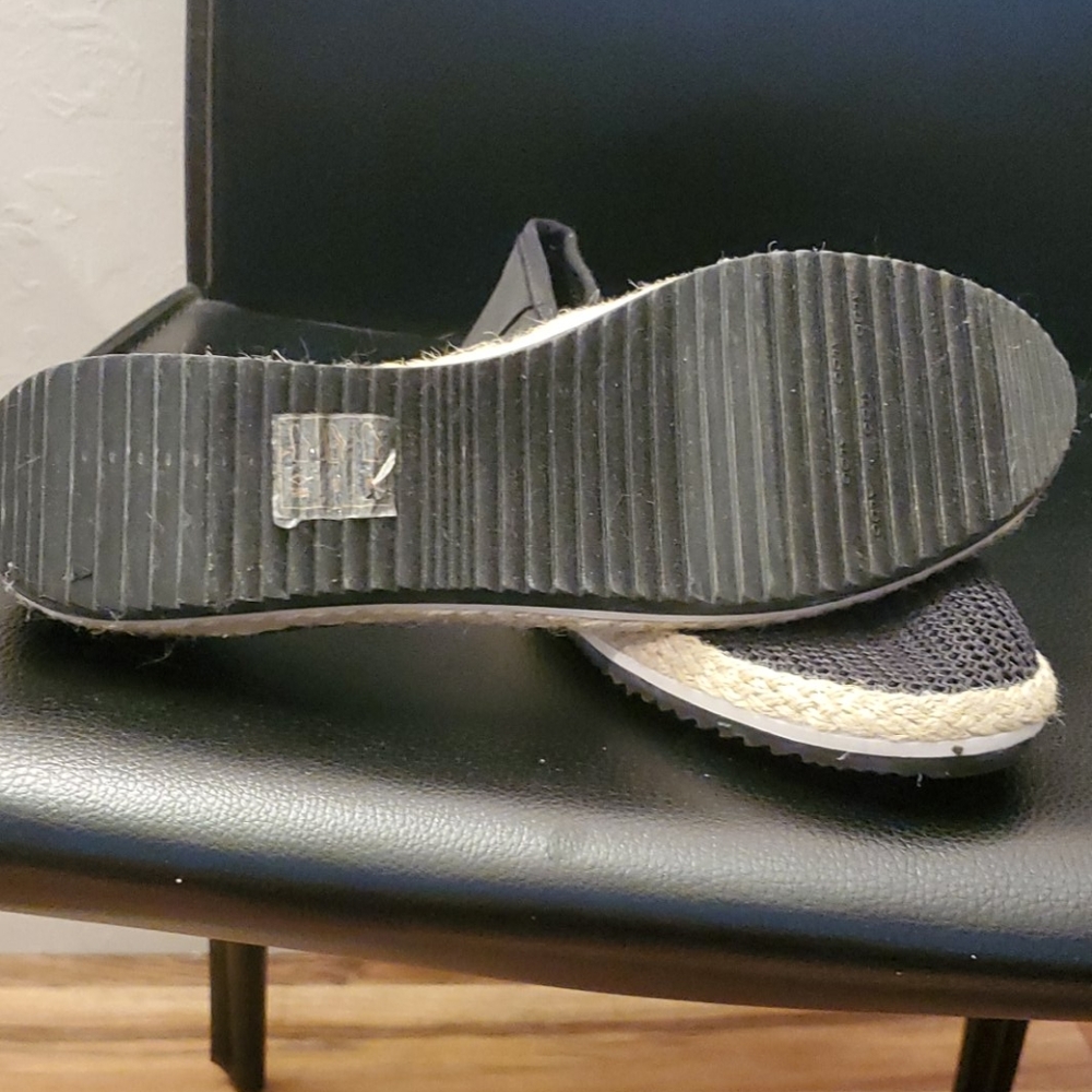 Shoes - Picture 2 of 3